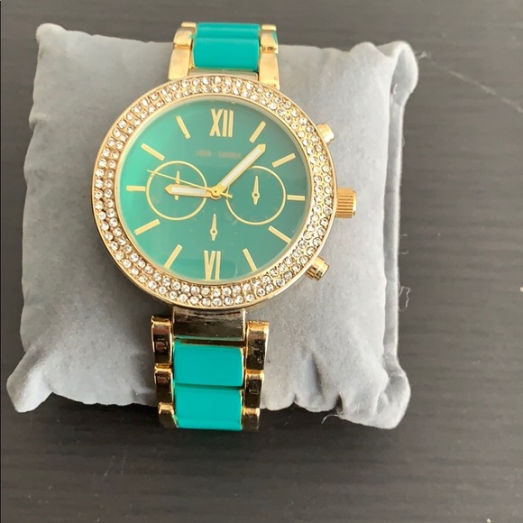 Watch - Picture 1 of 3